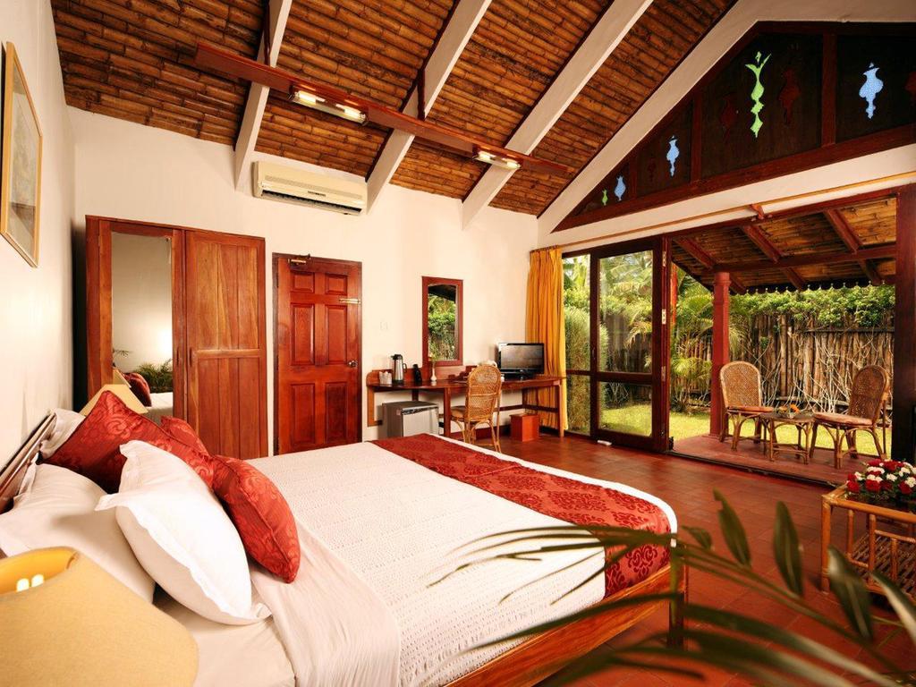 Abad Whispering Palms Hotell Kumarakom Exteriör bild