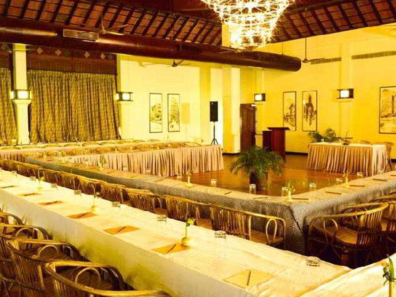 Abad Whispering Palms Hotell Kumarakom Exteriör bild